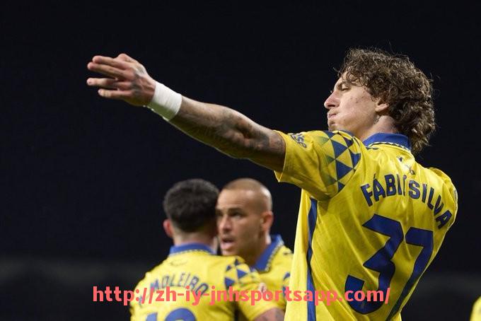 金年会app-利兹联前锋班福德在英超赛季表现全面分析